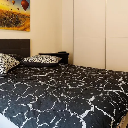 Citynest R12 *